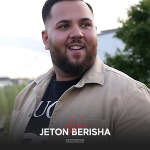 Dengarkan lagu Ajshe nyanyian Jeton Berisha dengan lirik