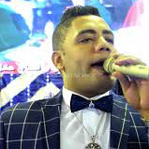 Dengarkan اسمعونى 5 دقايق lagu dari مصطفى الشريعى dengan lirik