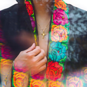 收聽Makenna的Olvídame歌詞歌曲