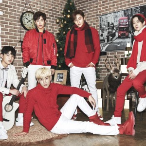 Dengarkan Happy New Year lagu dari UNIQ dengan lirik