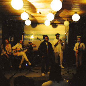 Dengarkan God's Love (Live|Explicit) lagu dari Tee Peters dengan lirik
