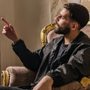 Listen to ياما كنت بشكي للزمن انا حالي song with lyrics from احمد مشعل