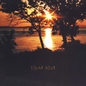 收聽Coloured Rocks的Solar Noir歌詞歌曲
