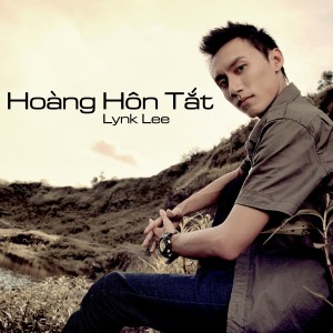 ดาวน์โหลดและฟังเพลง Hoàng Hôn Tắt พร้อมเนื้อเพลงจาก Lynk Lee