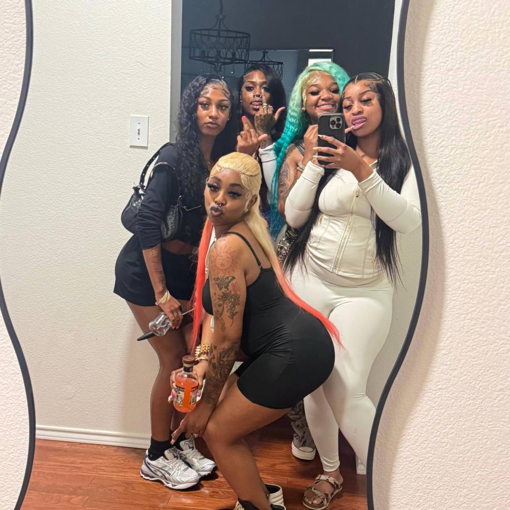 We Servin (feat. DaDon, Ryia2Raw, BigNae, Saucyboo & IceyyT) (Explicit)