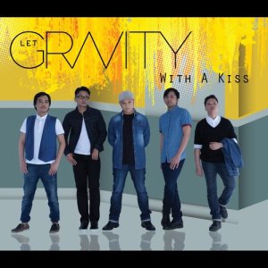 ดาวน์โหลดและฟังเพลง With A Kiss พร้อมเนื้อเพลงจาก Let Gravity