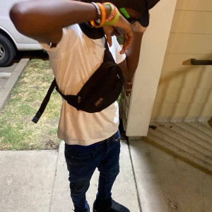 Kenclouted的專輯Get Sum Money (feat. LuhMack) (Explicit)