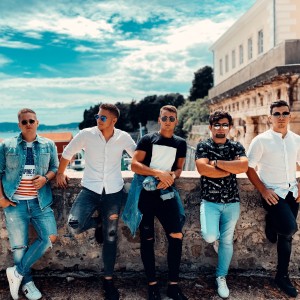 Dengarkan lagu Teško te zaboravljam nyanyian Elixir dengan lirik