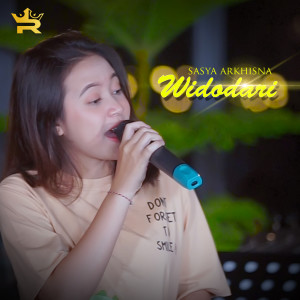 Dengarkan Widodari lagu dari Sasya Arkhisna dengan lirik