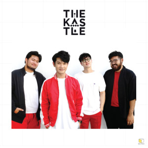 ดาวน์โหลดและฟังเพลง กอดอีกครั้ง พร้อมเนื้อเพลงจาก The Kastle