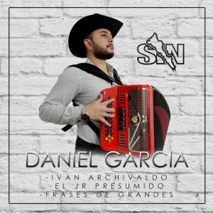 Listen to El Jr Presumido song with lyrics from Daniel Garcia