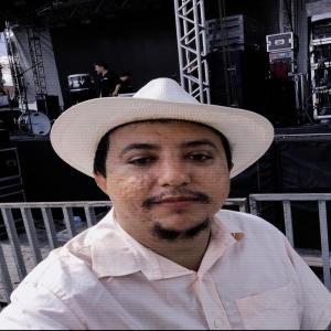 收聽Francisco José的Amor demais baby歌詞歌曲