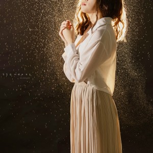 收听Helena Kim的The Comfort Of A Quiet Night歌词歌曲