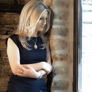 Dengarkan Malli per nanen lagu dari Merita Bunjaku dengan lirik