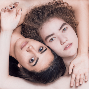 收聽Anavitória的Cor De Marte歌詞歌曲