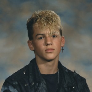 ดาวน์โหลดและฟังเพลง Real Life พร้อมเนื้อเพลงจาก Aaron Sprinkle