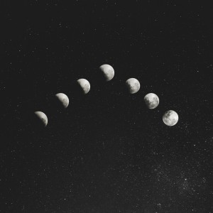 ดาวน์โหลดและฟังเพลง moontalks พร้อมเนื้อเพลงจาก blossm & co