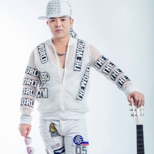 收听张延的手中这杯酒歌词歌曲