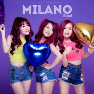 ดาวน์โหลดและฟังเพลง I'm Still Loving You พร้อมเนื้อเพลงจาก ดารานักร้องหลายคน