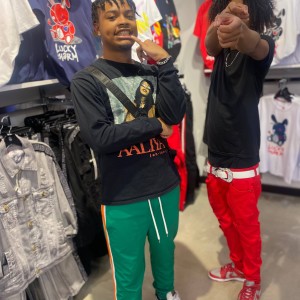 ดาวน์โหลดและฟังเพลง Couple Tingz #tryingsumnew (Explicit) พร้อมเนื้อเพลงจาก Vengeancethegod