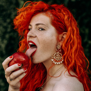 ดาวน์โหลดและฟังเพลง LET ME BE พร้อมเนื้อเพลงจาก MYDY