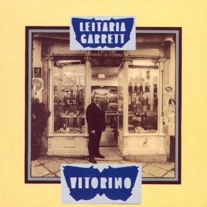 收聽Vitorino的Menina estás à janela歌詞歌曲
