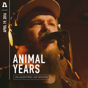 Dengarkan lagu Meet Me (Audiotree Live Version) nyanyian Animal Years dengan lirik