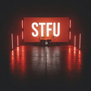 ดาวน์โหลดและฟังเพลง STFU (Explicit) พร้อมเนื้อเพลงจาก Annisokay