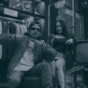 Listen to Jarang-Jarang song with lyrics from Angelbert Rap