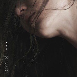 ดาวน์โหลดและฟังเพลง Never Too Far Gone พร้อมเนื้อเพลงจาก Loyals