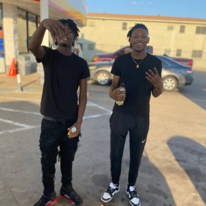 ดาวน์โหลดและฟังเพลง LETTER TO ANYBODY WHO HEAR ME (feat. BLokkStarr) (Explicit) พร้อมเนื้อเพลงจาก 24TAY