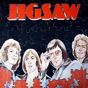 ดาวน์โหลดและฟังเพลง Sky High พร้อมเนื้อเพลงจาก Jigsaw