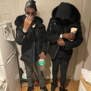 LocoFrm1200的專輯Laying shii down (feat. 2whop & s.a.e bink) [Explicit]