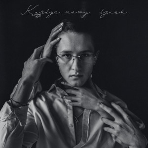 ดาวน์โหลดและฟังเพลง Każdy Nowy Dzień พร้อมเนื้อเพลงจาก Young Igi