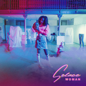 Dengarkan lagu Woman nyanyian SolAce dengan lirik