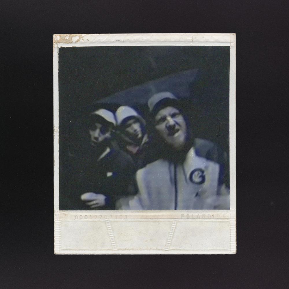 Living in a world (feat. Ciecmate) (Explicit)