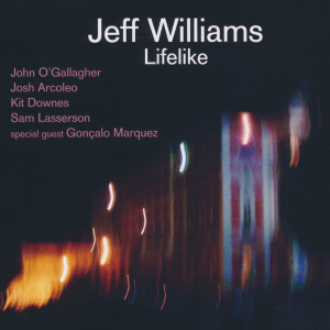 Dengarkan The Interloper (Live) lagu dari Jeff Williams dengan lirik