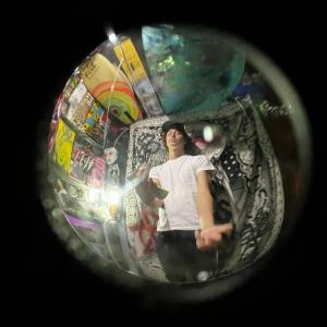 Dengarkan lagu slide (Explicit) nyanyian Deezer dengan lirik