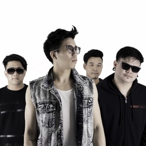 ดาวน์โหลดและฟังเพลง Kickdown พร้อมเนื้อเพลงจาก The Note