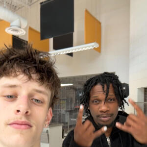 default playlist img