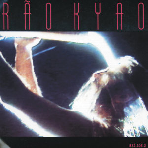 ดาวน์โหลดและฟังเพลง Pela Praia พร้อมเนื้อเพลงจาก Rão Kyao