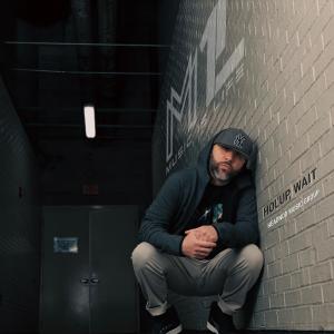 收聽M1L的Hol'up, Wait歌詞歌曲