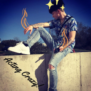 LilCrowe的專輯Actingcrazy! (Explicit)