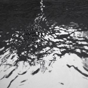 ดาวน์โหลดและฟังเพลง Quiet (Back Home) (feat. Amos T.) พร้อมเนื้อเพลงจาก Alex Crocetta