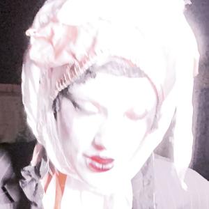 收聽Jasper Maurice的holding space (feat. NWAKKE)歌詞歌曲