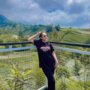 Dengarkan lagu Bojo Loro nyanyian Nurma Paejah Adella dengan lirik