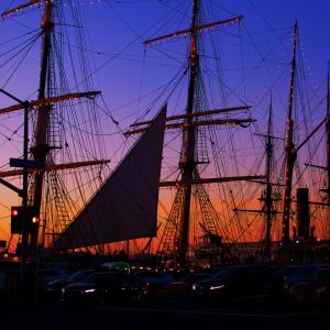 ดาวน์โหลดและฟังเพลง Zenith พร้อมเนื้อเพลงจาก Artificial Fantasy