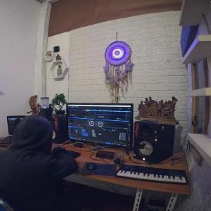 ดาวน์โหลดและฟังเพลง Abunawas พร้อมเนื้อเพลงจาก NEO CLAN B