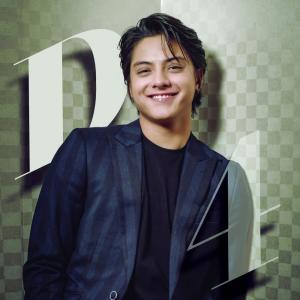 ดาวน์โหลดและฟังเพลง Malay ko พร้อมเนื้อเพลงจาก Daniel Padilla