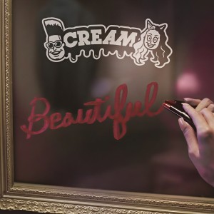 ดาวน์โหลดและฟังเพลง Beautiful พร้อมเนื้อเพลงจาก CREAM